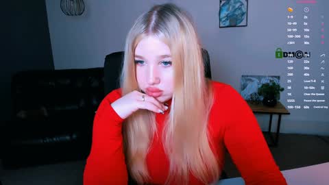 Snapshot of juli_kisss chatting on 01/03/25, 04:44 juli kisss online show from 01/03/25, 04:44