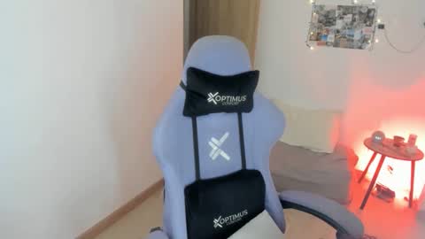 juli_santos_22 online show from 11/27/25, 02:24