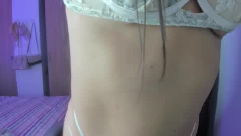 juli_santos_22 online show from 04/21/26, 02:51