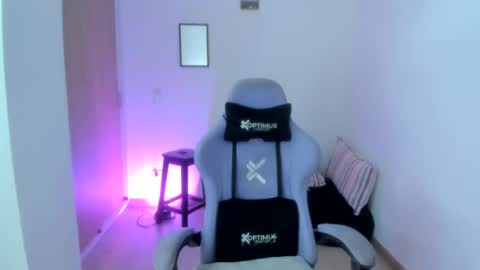 Snapshot of juli_santos_22 chatting on 06/30/26, 02:29 juli_santos_22 online show from 06/30/26, 02:29