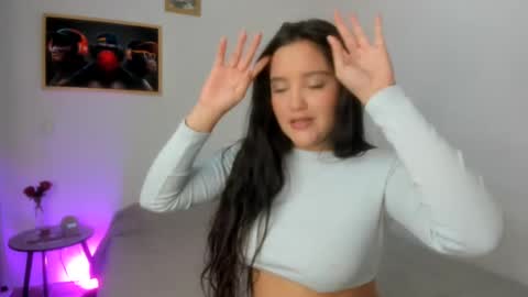 Snapshot of juli_santos_22 chatting on 07/30/26, 01:43 juli_santos_22 online show from 07/30/26, 01:43