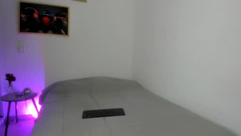 Snapshot of juli_santos_22 chatting on 07/31/26, 01:21 juli_santos_22 online show from 07/31/26, 01:21