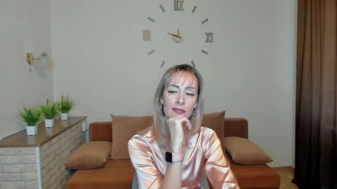 julia__cherry_ online show from 12/08/24, 10:52