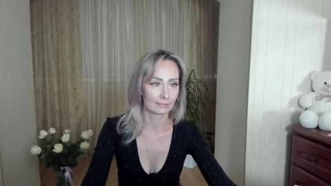 julia__cherry_ online show from 02/12/25, 11:29