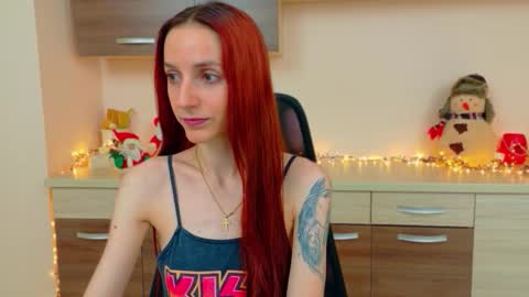 JuliaJae online show from 12/17/25, 07:36