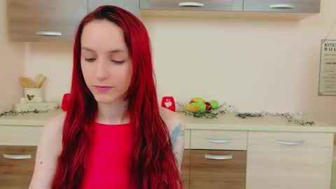 JuliaJae online show from 05/18/26, 05:57