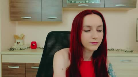 JuliaJae online show from 06/05/26, 10:43