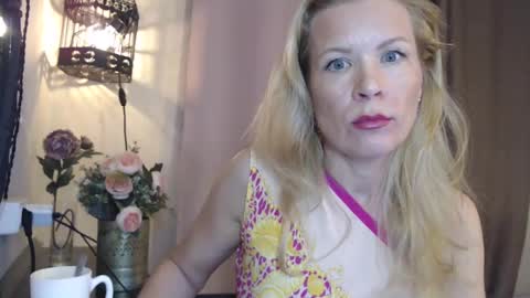 julia_giulia online show from 03/01/25, 07:59