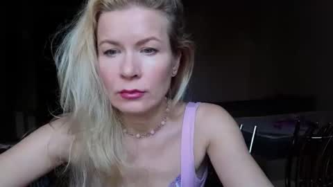 julia_giulia online show from 10/03/25, 10:45
