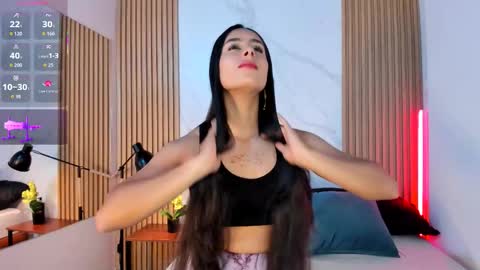 J U L IA   M A R T I N E Z online show from 02/23/26, 11:40