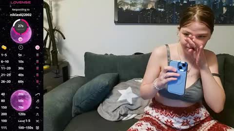 Snapshot of julia_official chatting on 03/03/25, 09:15 julia_official online show from 03/03/25, 09:15