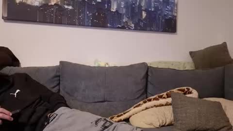 julia_official online show from 11/14/25, 08:40