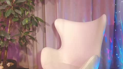 Snapshot of julia_renard chatting on 02/02/25, 08:08 Julia online show from 02/02/25, 08:08