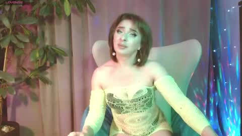 Snapshot of julia_renard chatting on 10/12/25, 05:39 Julia online show from 10/12/25, 05:39