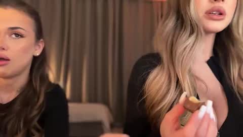 Julia R Le online show from 02/05/26, 06:23