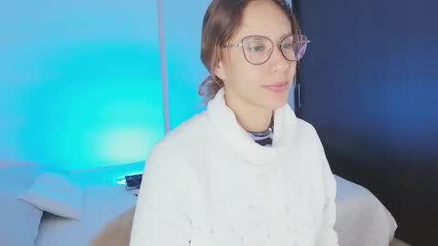 Julia Schedule 10 pm to 4  am GTM-5 online show from 09/16/25, 02:34