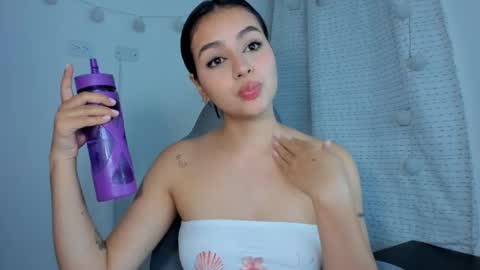 julia_strauns online show from 01/27/25, 05:47