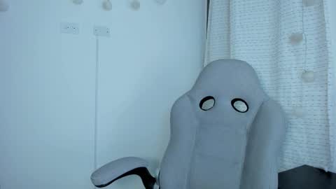 julia_strauns online show from 02/11/25, 09:53