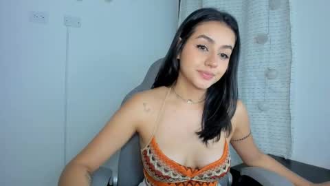 julia_strauns online show from 02/12/25, 08:38