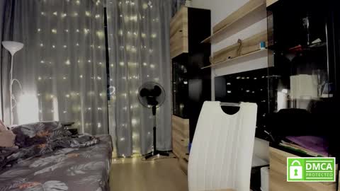 Snapshot of julia_t_mog chatting on 10/13/25, 09:37 julia_t_mog online show from 10/13/25, 09:37