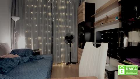 Snapshot of julia_t_mog chatting on 10/23/25, 10:30 julia_t_mog online show from 10/23/25, 10:30