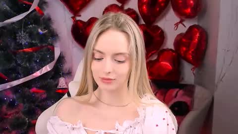 Snapshot of juliabrewwer chatting on 02/13/26, 04:14 Julia online show from 02/13/26, 04:14