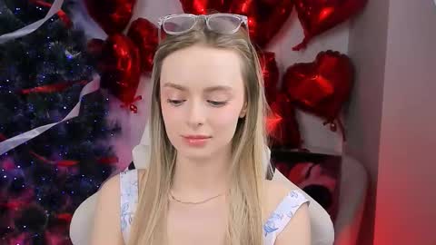 Snapshot of juliabrewwer chatting on 03/17/26, 03:15 Julia online show from 03/17/26, 03:15