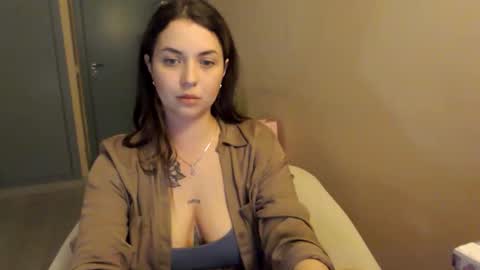juliagraceof online show from 02/14/26, 07:54