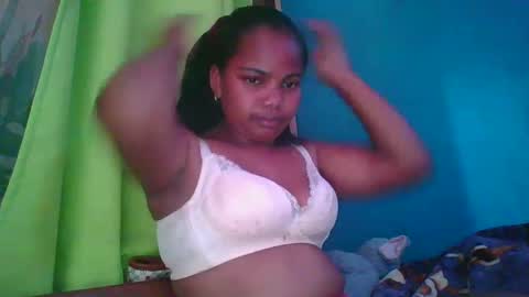 juliah02 online show from 02/03/25, 10:58