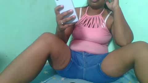 juliah02 online show from 02/13/25, 05:16