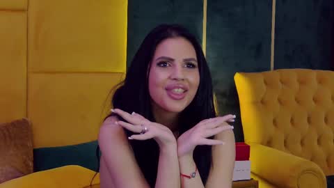 Snapshot of juliaharveyy chatting on 03/12/25, 05:35 Julia online show from 03/12/25, 05:35