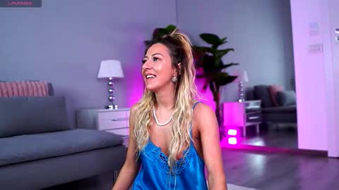 Julia online show from 01/18/26, 02:15