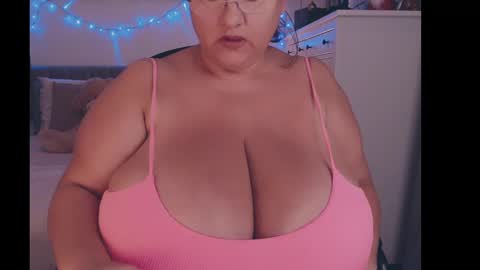 julialiones online show from 12/06/24, 08:07