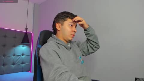 Snapshot of julian_smith21 chatting on 02/25/26, 12:15 julian_smith21 online show from 02/25/26, 12:15