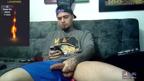 Snapshot of julian_tattoo chatting on 10/11/25, 01:09 Julian independent model online show from 10/11/25, 01:09