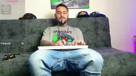 Snapshot of julian_tattoo chatting on 07/09/26, 10:36 Julian independent model online show from 07/09/26, 10:36