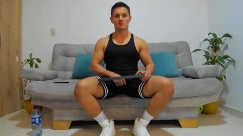 Snapshot of julian_wallace chatting on 12/07/24, 01:14 julian_wallace online show from 12/07/24, 01:14