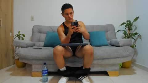 Snapshot of julian_wallace chatting on 12/07/24, 04:20 julian_wallace online show from 12/07/24, 04:20