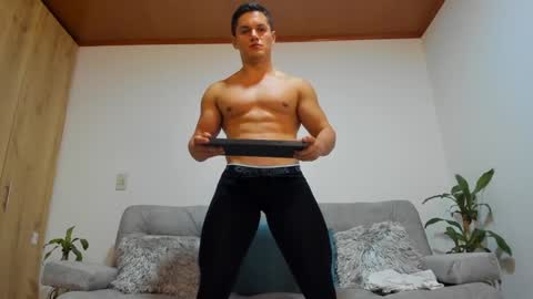 Snapshot of julian_wallace chatting on 12/10/24, 04:13 julian_wallace online show from 12/10/24, 04:13