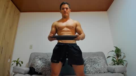 Snapshot of julian_wallace chatting on 12/13/24, 01:37 julian_wallace online show from 12/13/24, 01:37