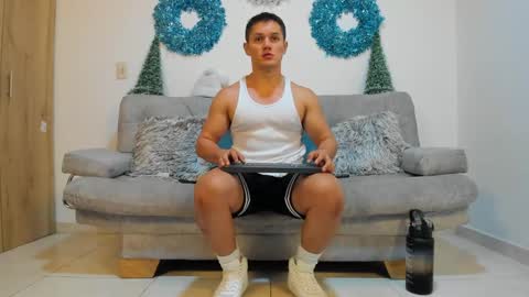 Snapshot of julian_wallace chatting on 12/31/24, 10:01 julian_wallace online show from 12/31/24, 10:01