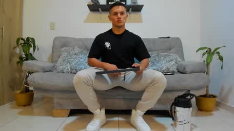 Snapshot of julian_wallace chatting on 01/25/25, 01:10 julian_wallace online show from 01/25/25, 01:10