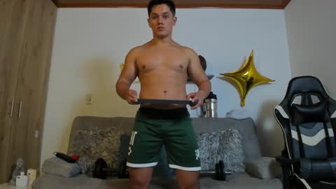 Snapshot of julian_wallace chatting on 09/18/25, 04:31 julian_wallace online show from 09/18/25, 04:31