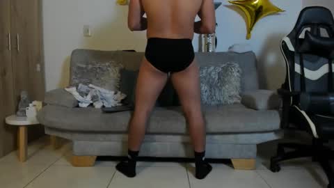 Snapshot of julian_wallace chatting on 09/19/25, 05:02 julian_wallace online show from 09/19/25, 05:02