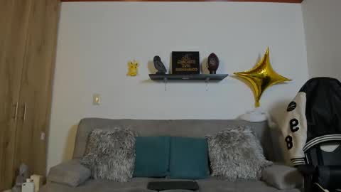 Snapshot of julian_wallace chatting on 09/30/25, 02:11 julian_wallace online show from 09/30/25, 02:11