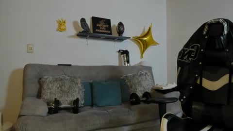 Snapshot of julian_wallace chatting on 10/11/25, 06:28 julian_wallace online show from 10/11/25, 06:28