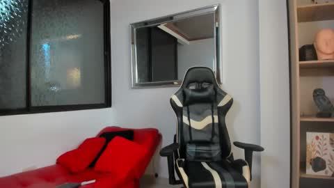 julian_wallace online show from 02/21/26, 07:48