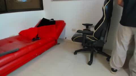 julian_wallace online show from 02/28/26, 08:21