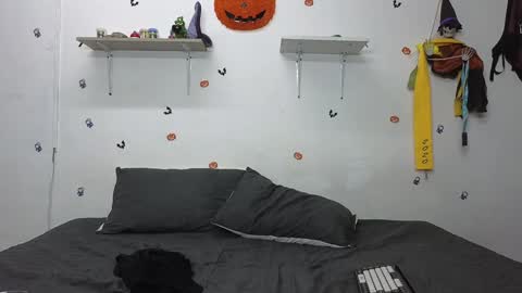 Snapshot of julian_whitee654 chatting on 12/11/24, 12:55 julian_whitee654 online show from 12/11/24, 12:55