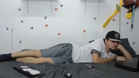 Snapshot of julian_whitee654 chatting on 12/14/24, 04:20 julian_whitee654 online show from 12/14/24, 04:20